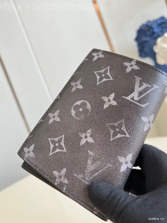 WIS PASSPORT COVER-10*14*2.5CM Vuitton Louis 0715
